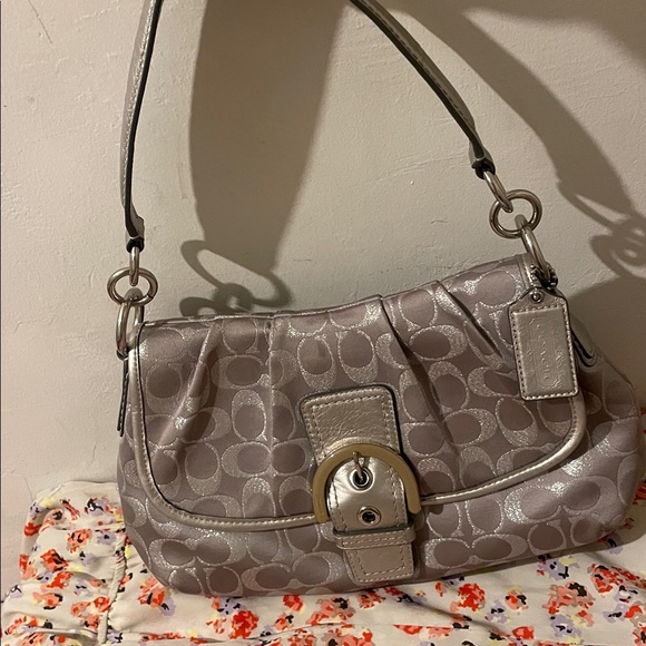 Coach SoHo 2012 Silver and Gray Signature shoulder bag, metallic - Picture 2 of 16